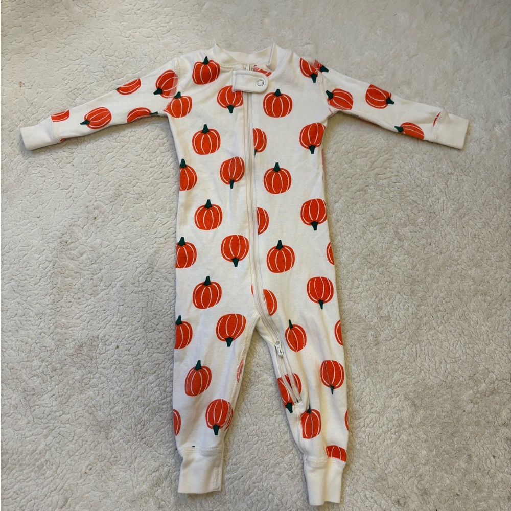 Hanna Andersson White and Orange Pumpkin Pajama Set 12-18